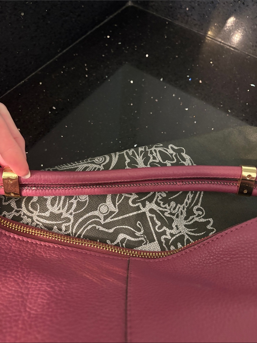 Vince Camuto Fig Jam Pink Pebbled Leather Goldtone Zip Hobo Shoulder Purse Bag - Picture 6 of 16